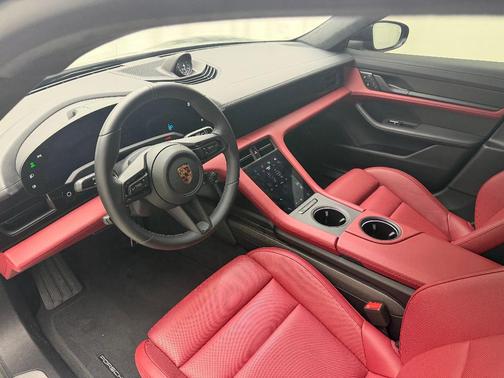 2022 Porsche Taycan Turbo