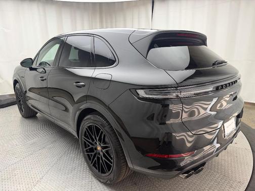 2026 Porsche Cayenne AWD