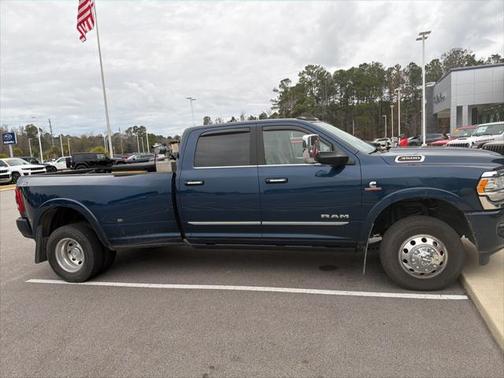 2022 RAM 3500 Limited Crew Cab 4x4 8 Box
