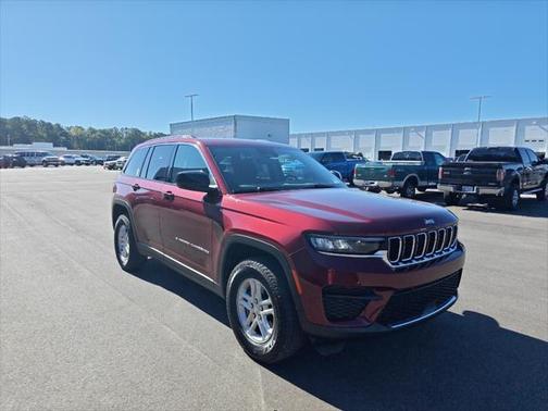 2023 Jeep Grand Cherokee Laredo 4x4