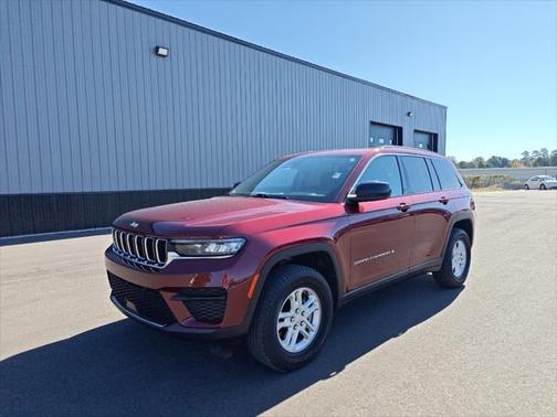 2023 Jeep Grand Cherokee Laredo 4x4