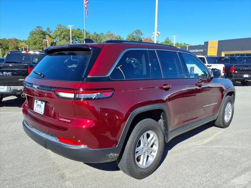 2023 Jeep Grand Cherokee Laredo 4x4