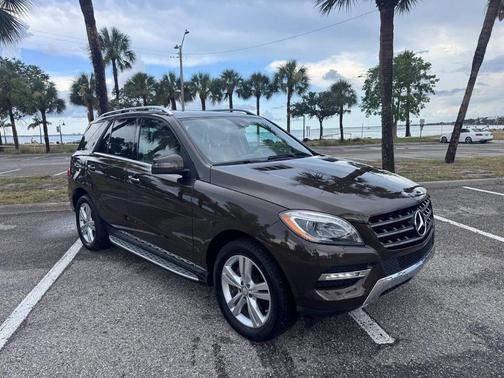 Brown 2013 Mercedes-Benz M-Class ML 350