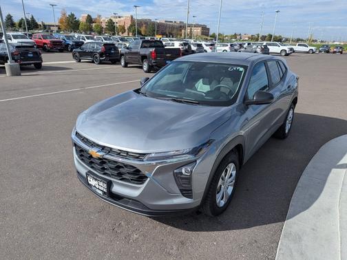 Sterling Gray Metallic 2024 Chevrolet Trax LS