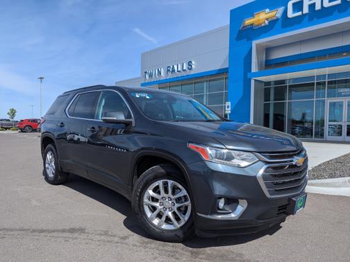 Graphite Metallic 2021 Chevrolet Traverse LT Leather