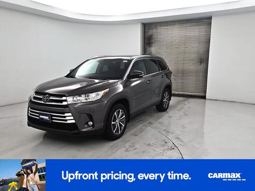 Gray 2019 Toyota Highlander XLE