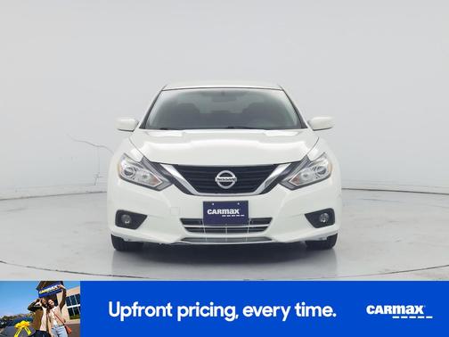 White 2018 Nissan Altima SV