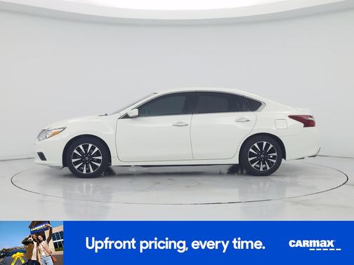 White 2018 Nissan Altima SV