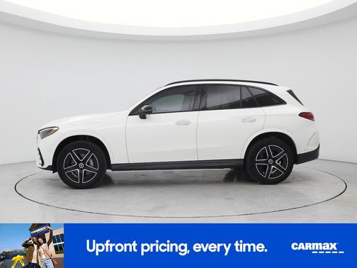 White 2023 Mercedes-Benz GLC 300
