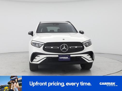 White 2023 Mercedes-Benz GLC 300