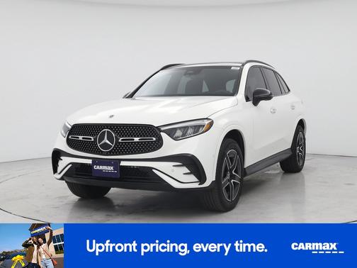 White 2023 Mercedes-Benz GLC 300