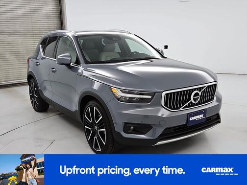 Gray 2022 Volvo XC40 T5 Inscription