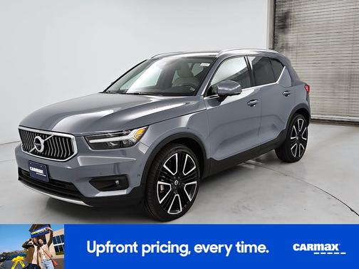 Gray 2022 Volvo XC40 T5 Inscription