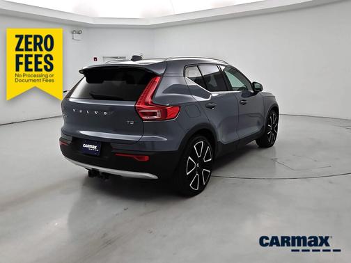 Gray 2022 Volvo XC40 T5 Inscription