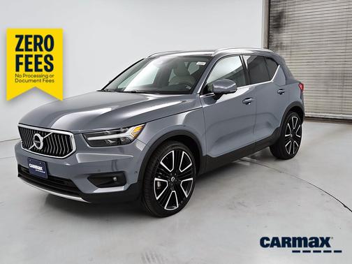 Gray 2022 Volvo XC40 T5 Inscription