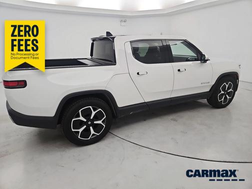 White 2024 Rivian R1T Adventure Dual-Motor Large