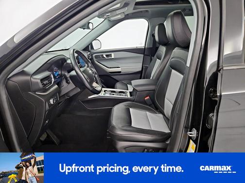Black 2022 Ford Explorer XLT
