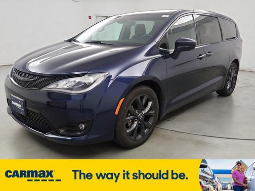 2020 Chrysler Pacifica Touring