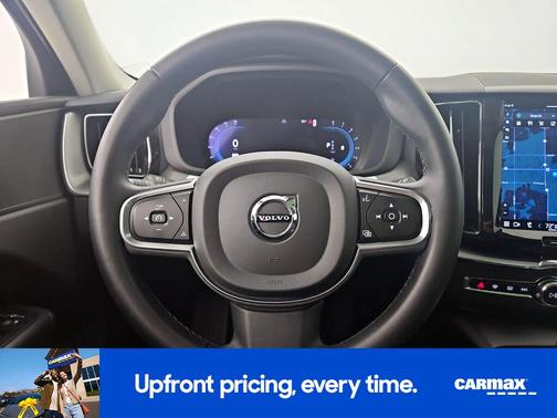 White 2023 Volvo XC60 B5 Core