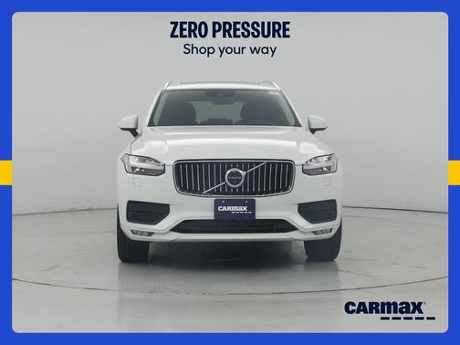 White 2020 Volvo XC90 T6 Momentum