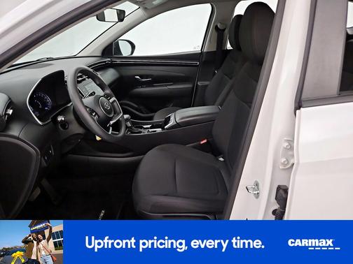 2023 Hyundai TUCSON SE