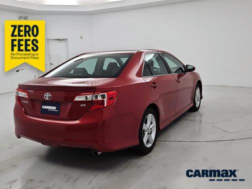 Red 2014 Toyota Camry SE
