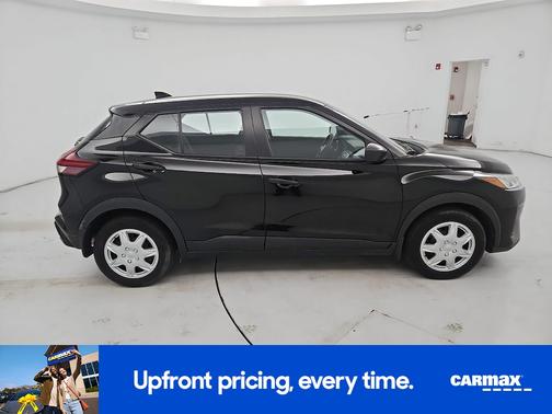 Black 2023 Nissan Kicks S