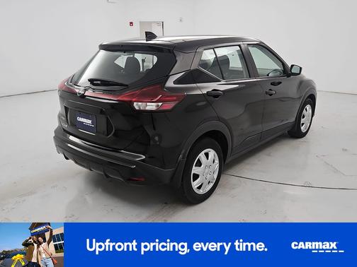 Black 2023 Nissan Kicks S