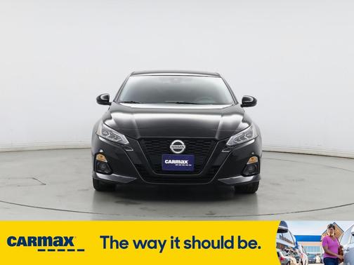 2022 Nissan Altima SR