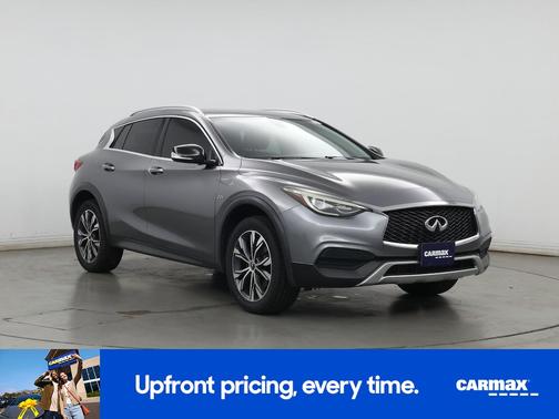 2017 INFINITI QX30 Luxury