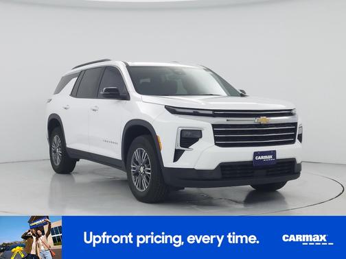 White 2025 Chevrolet Traverse LT