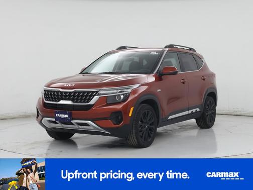 Red 2022 Kia Seltos Nightfall
