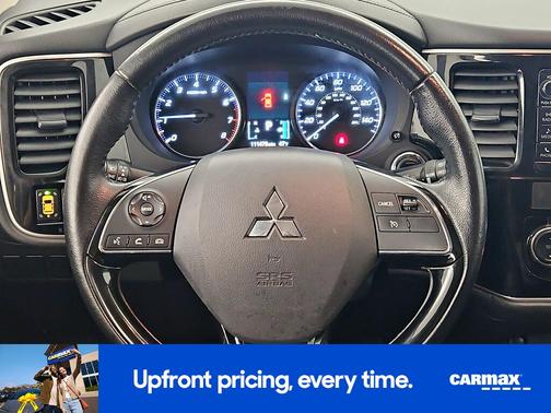 Silver 2016 Mitsubishi Outlander SE