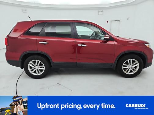 Red 2015 Kia Sorento LX