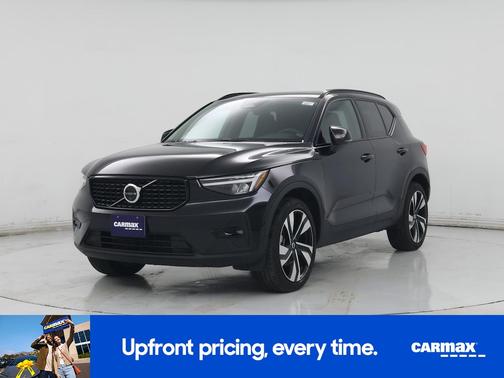 Black 2025 Volvo XC40 B5 Plus Dark Theme