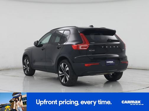 Black 2025 Volvo XC40 B5 Plus Dark Theme