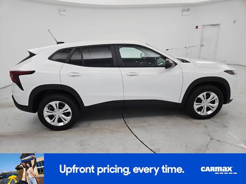 White 2024 Chevrolet Trax LS