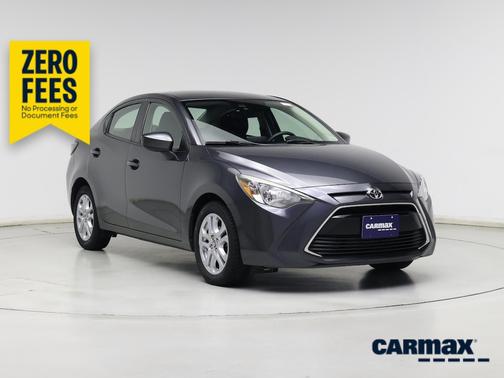 Gray 2018 Toyota Yaris iA