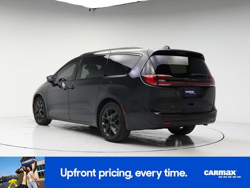 Black 2023 Chrysler Pacifica Limited