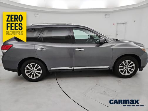 Gray 2016 Nissan Pathfinder SL