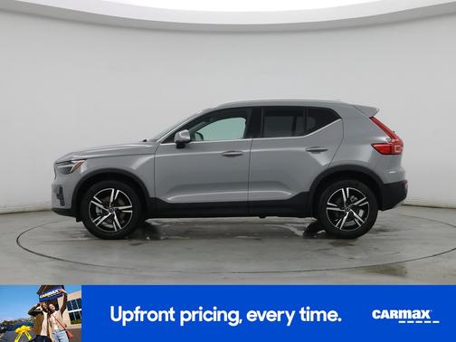 2025 Volvo XC40 B5 Core Bright Theme