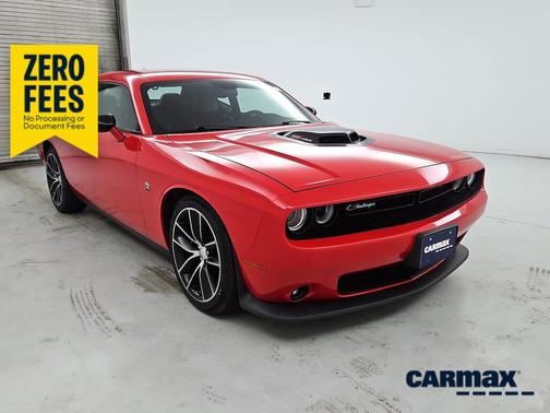 Red 2015 Dodge Challenger 392 Hemi Scat Pack Shaker