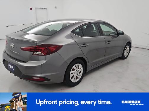 Gray 2020 Hyundai ELANTRA SE