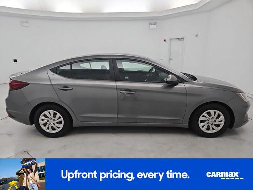 Gray 2020 Hyundai ELANTRA SE