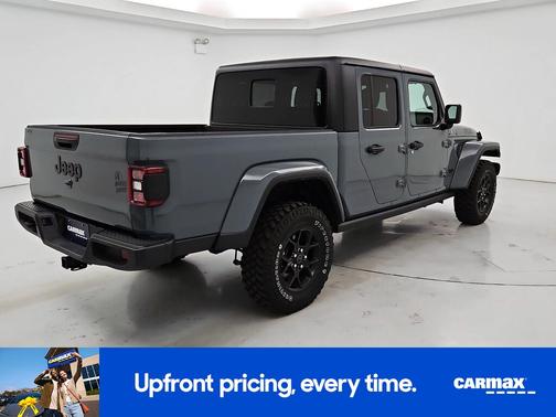 Gray 2024 Jeep Gladiator Willy's