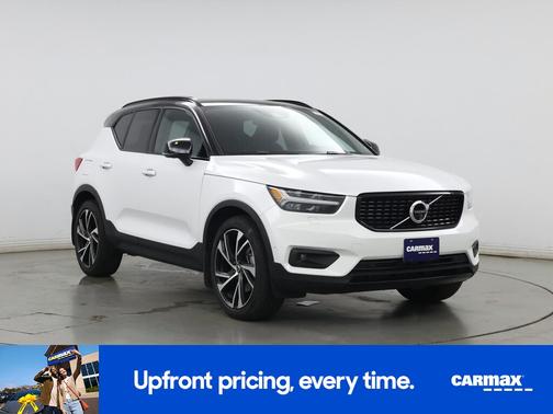 2022 Volvo XC40 T5 R-Design