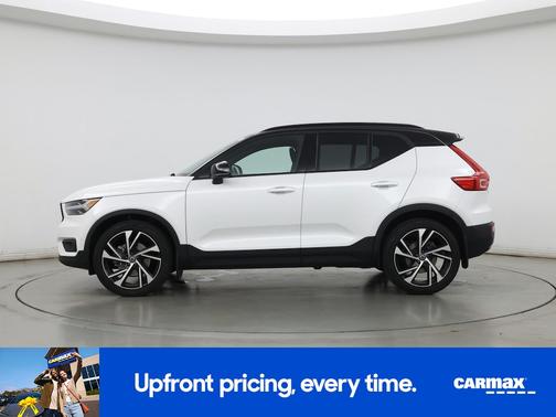 2022 Volvo XC40 T5 R-Design
