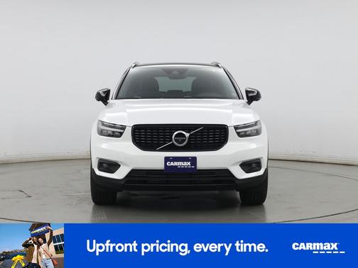 2022 Volvo XC40 T5 R-Design