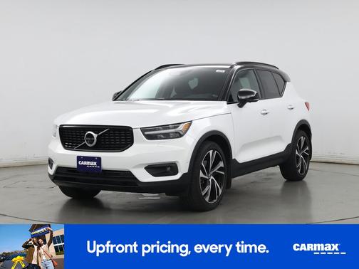 2022 Volvo XC40 T5 R-Design