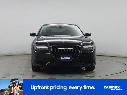 2019 Chrysler 300 Touring
